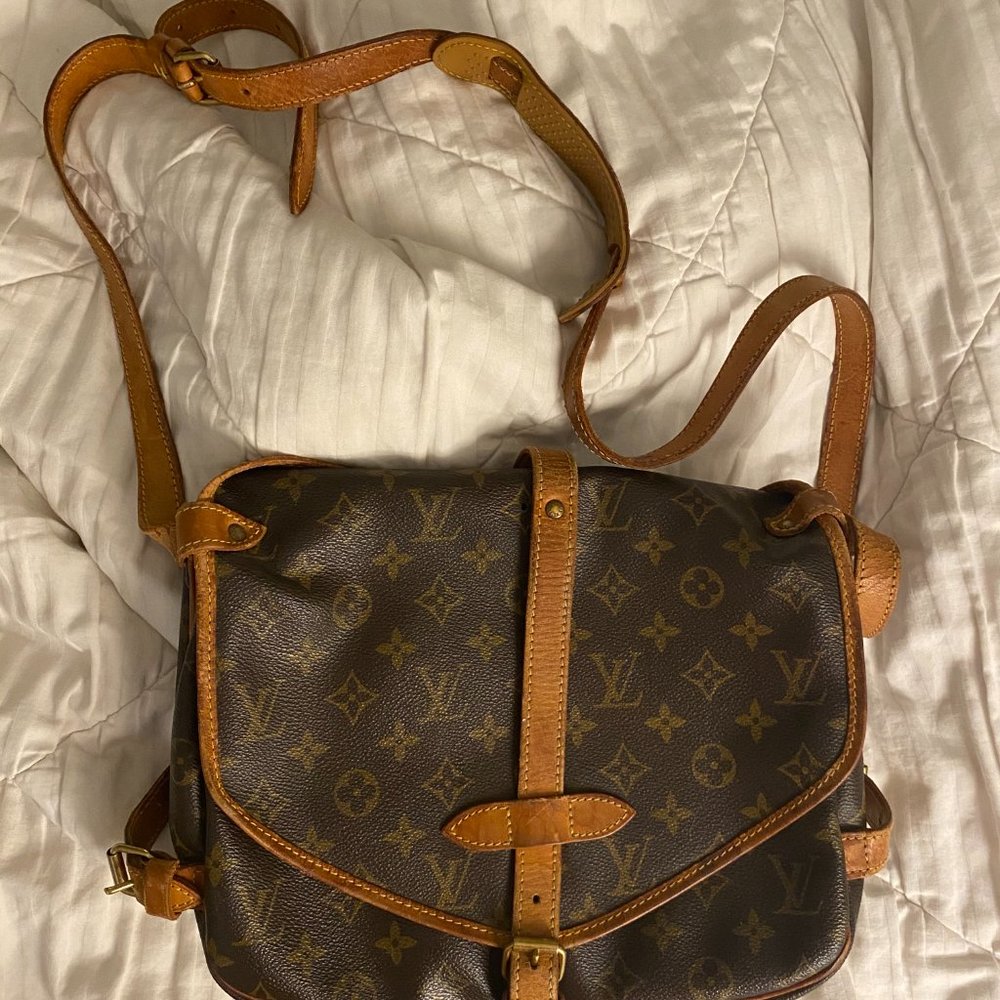 Louis Vuitton Samur 30
